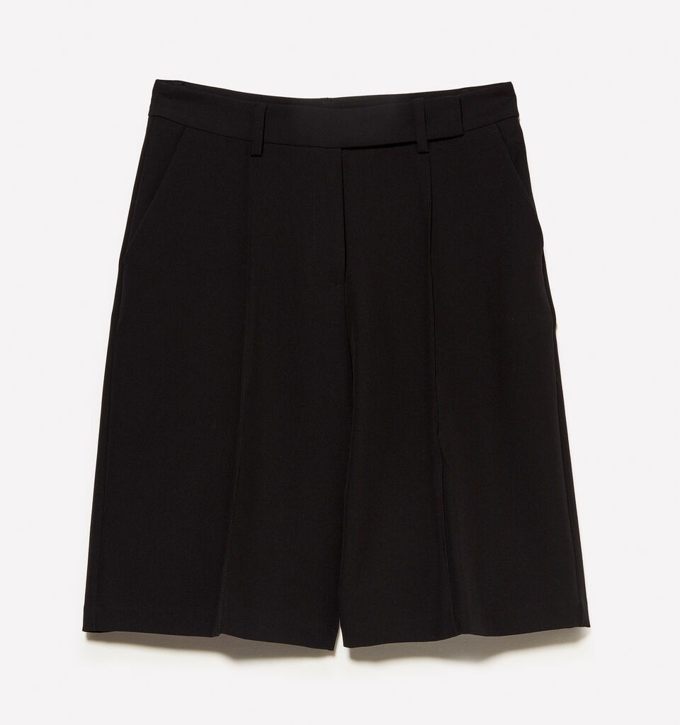 Black relaxed fit bermudas - women's shorts - Black | Sisley image number 5